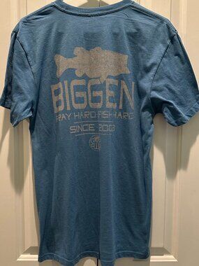 AFTCO Biggen Pray Hard Fish Hard Graphic Tee Blue Men's Medium